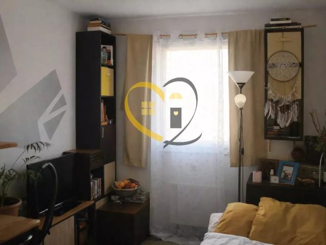 Charmant studio meublé à Montjoyeux Tours