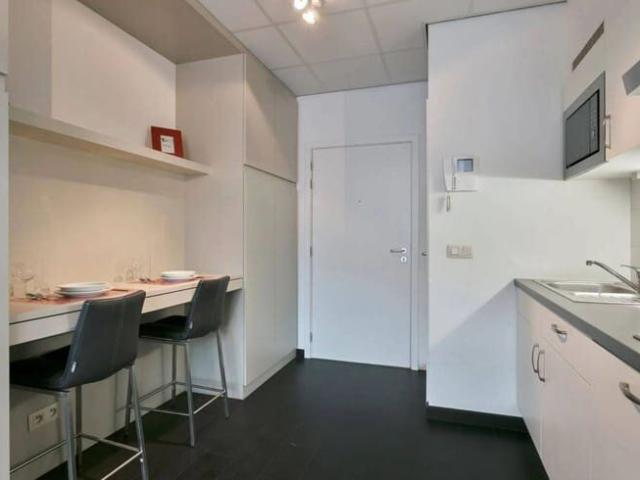 Charmant studio meublé idéalement Boulevard Charlemagne