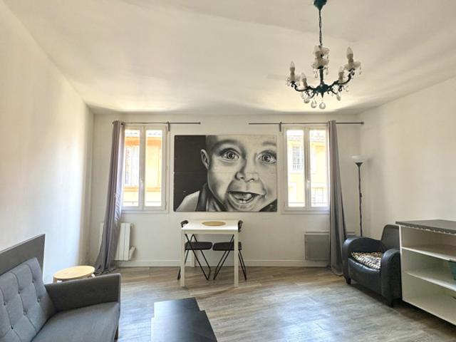 CHARMANT STUDIO MEUBLÉ 27m2 PROCHE DE LA MAIRIE