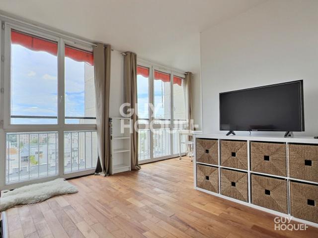 CHARMANT STUDIO MEUBLÉ
