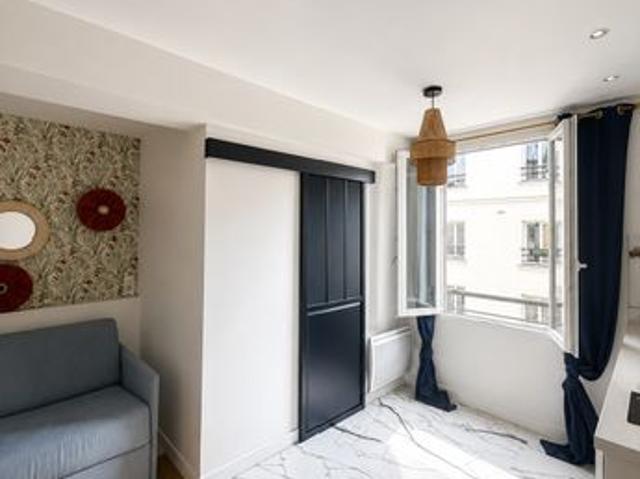 Charmant studio rénové avec goût – Rue Bichat À deux pas du Canal Saint Martin