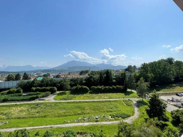 Charmante 3.5 Zimmer Wohnung mit Bergsicht in Emmenbrücke