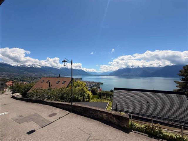 Charmante 3,5 Zimmer Wohnung mit Blick auf den See