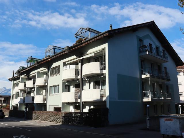 Charmante 3.5 Zimmer Wohnung mit Einstellhallenplatz in Interlaken!