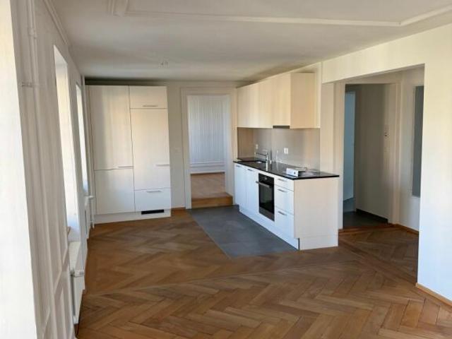 Charmante 3.5 Zimmerwohnung mit Terrasse und Seesicht