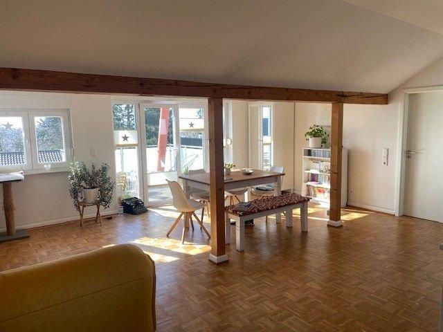Charmante 3 ZKB DG Wohnung mit sensationellem Fernblick *WEINBERGSTR.