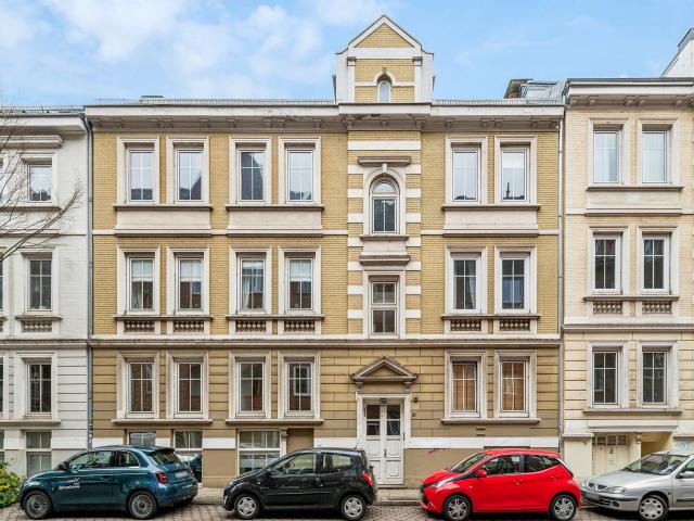 Charmante 3 Zimmer Hochparterre Wohnung mit Potenzial in zentraler Lage