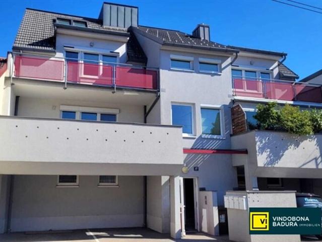 Charmante 3 Zimmer Wohnung mit Loggia & Balkon in familienfreundlicher Lage