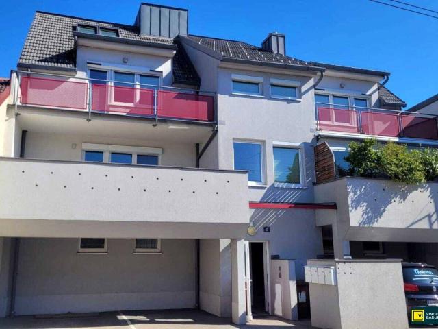 Charmante 3 Zimmer Wohnung mit Loggia & Balkon in familienfreundlicher Lage