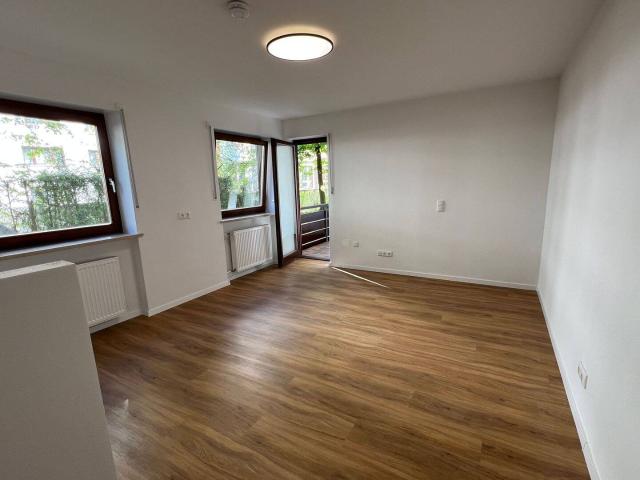 Charmante 1 Zi. Wohnung in Hochparterre mit Loggia – frisch renoviert & zentral ! OHNE PROVISION !