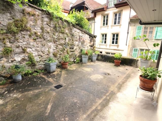 Charmante 2,5 Zimmer Wohnung mit großer Terrasse im Herzen der Altstadt