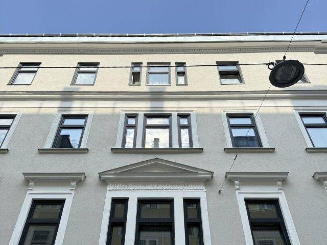 Charmante 2,5 Zimmer Wohnung mit idealem Grundriss in top saniertem Haus Unbefristet vermietet zu verkaufen!