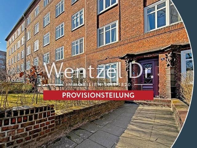 Charmante 2,5 Zimmer Wohnung in renoviertem Altbau