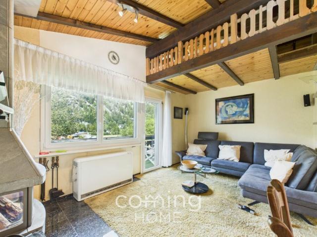 Charmante 2.5 Zimmer Wohnung in Saas Grund Mit Cheminée, Bergsicht & grossem Balkon