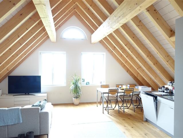 Charmante 2.5 Zimmer Dachwohnung in Thal