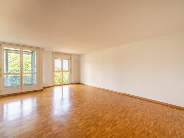 Charmante 2.5 Zimmerwohnung mit gemütlicher Veranda