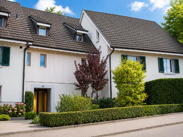 Charmante 2 Zimmer Dachwohnung mit grossem Balkon in Pfeffingen