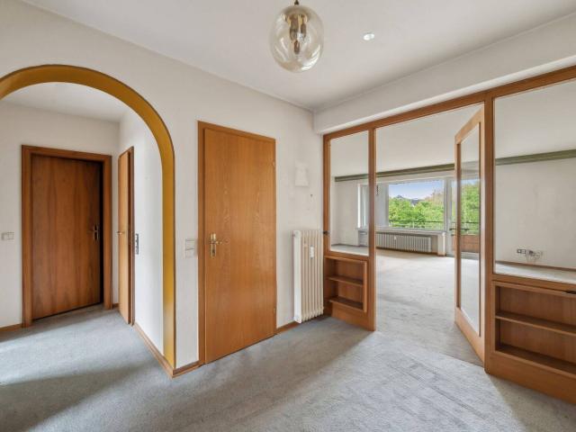 Charmante 2 Zimmer Eigentumswohnung mit Potenzial Wohnen mit Weitblick in Düsseldorf