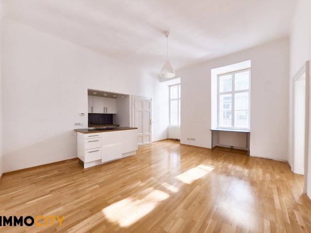 Charmante 2 Zimmer Wohnung in der Mayerhofgasse 7 – Hofseitige Ruhelage mit Stil und Lift