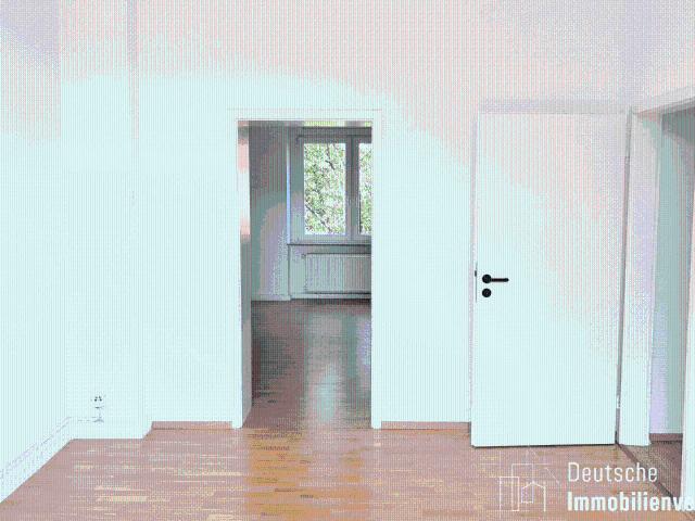 Charmante 2 Zimmer Wohnung mit Balkon und Einbauküche im ruhigen MFH!