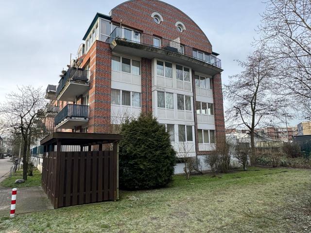 Charmante 2 Zimmer Wohnung mit großer Terrasse in der Millstätter Straße