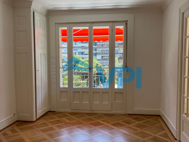 Charmante 4.5 Zimmer Wohnung mit Balkon in Champel
