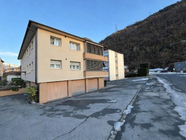 Charmante 4,5 Zimmer Wohnung mit Garten in Chippis
