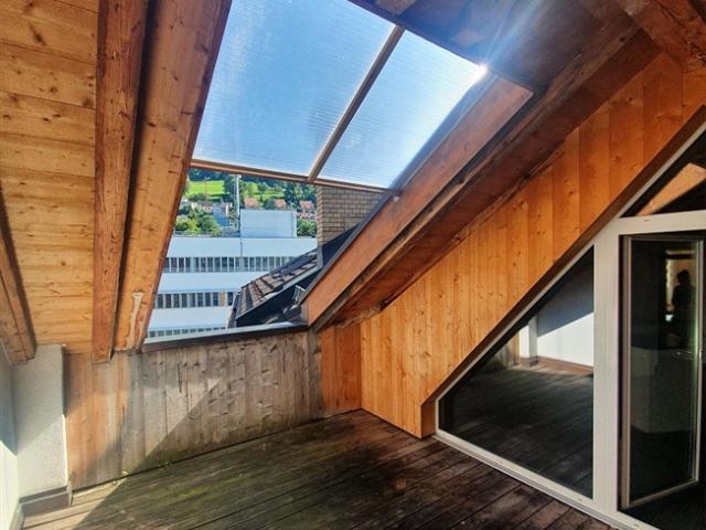 Charmante 4.5 Zimmer Dachwohnung mit zusätzlichem Estrichraum in St. Gallen