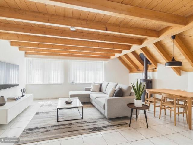 Grosszügige Maisonette Wohnung mit Balkon und Cheminée