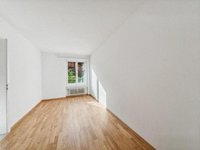 Charmante 4 Zimmerwohnung mit Loggia in zentraler Lage