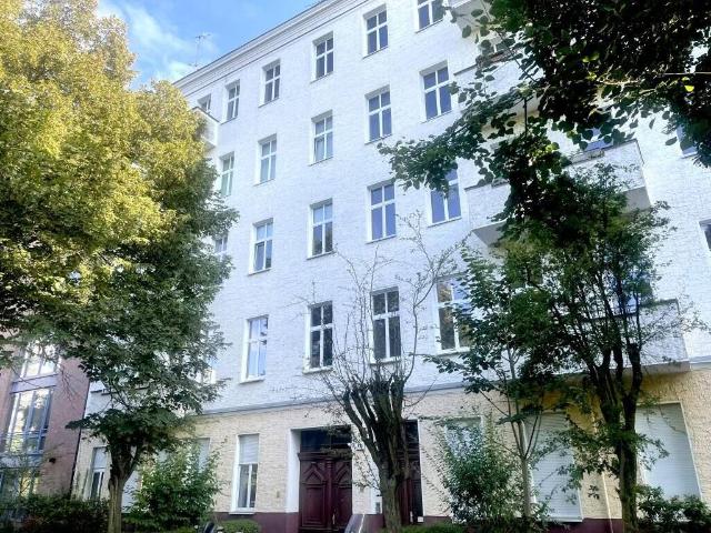 Charmante 4 Zimmer Altbauwohnung in Wilmersdorf Eigennutzung oder Kapitalanlage!