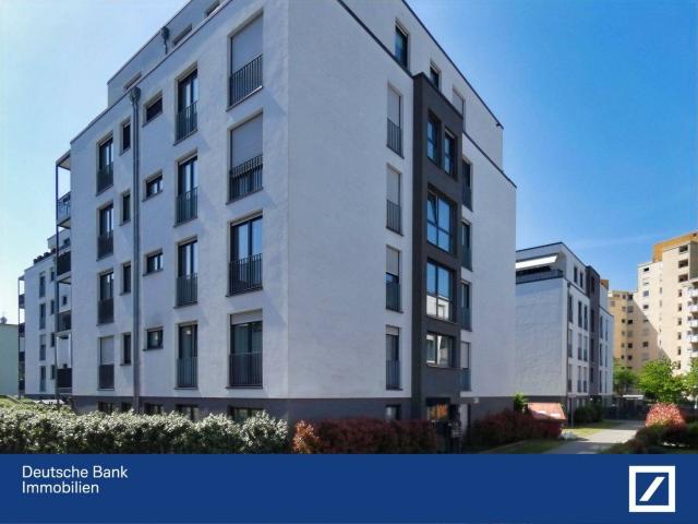 Charmante 4 Zimmer Wohnung mit Aufzug, Balkon und Tiefgaragenstellplatz