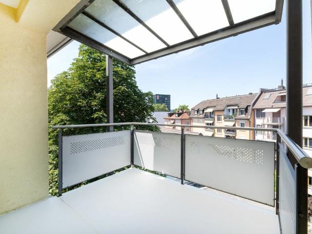 Charmante 4 Zimmer Wohnung mit sonnigem Balkon zu vermieten