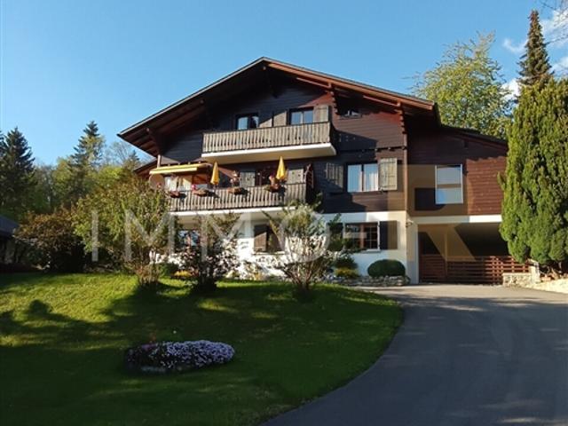 Charmantes 5,5 Zimmer Apartment in einem Chalet