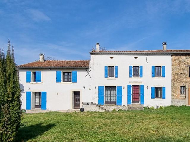 Charmante corps de Ferme de 8 Chambres avec Piscine, Jardins. 133m² Labécède Lauragais
