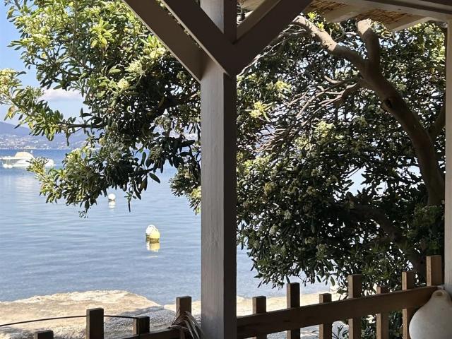 Charmante cahutte en bord de mer à La Madrague de Giens – ac. 33m² Hyères