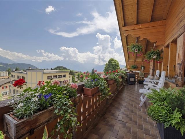 Charmante Chalet Wohnung mit Kamin im Dorfzentrum