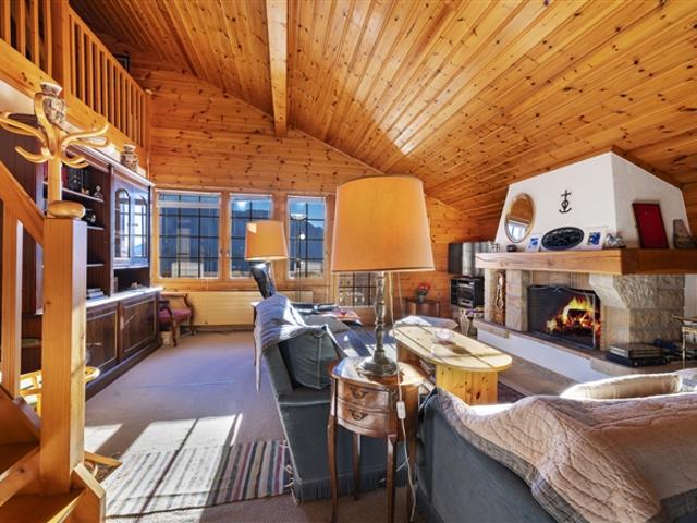 Charmante Chalet Wohnung mit Kamin im Dorfzentrum