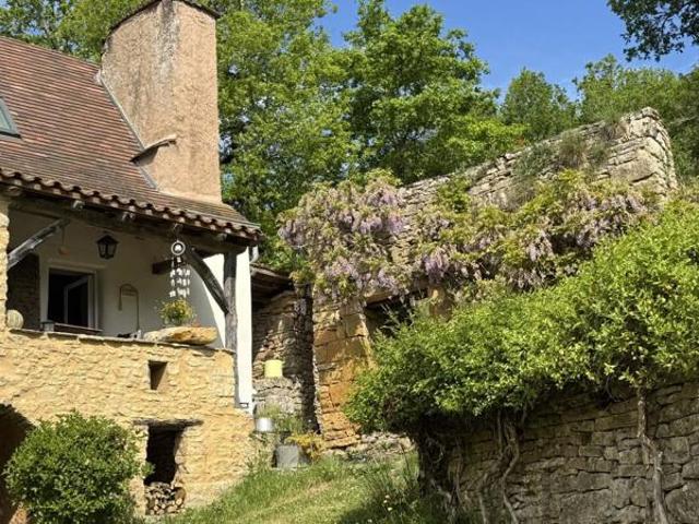 Charmante ancienne fermette en pierre restaurée au coeur du Péri