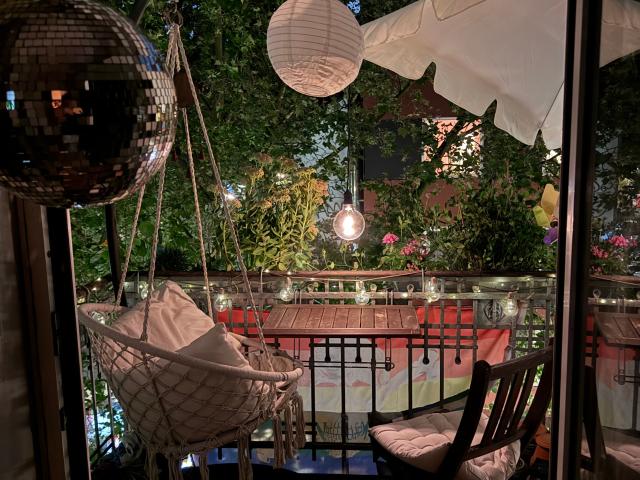 Charming old building apartment right in the heart of the Schanze