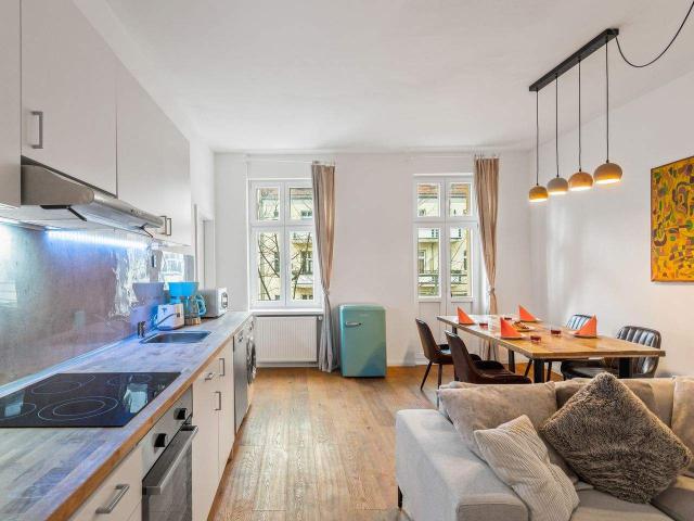 Charmante Altbauwohnung mit 2 Balkonen