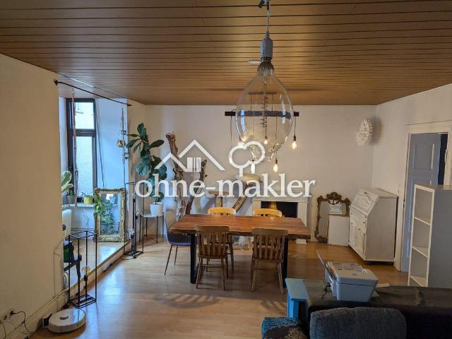 Charmante Altbauwohnung mit Balkon und EBK in Saarbrücken auch WG geeignet