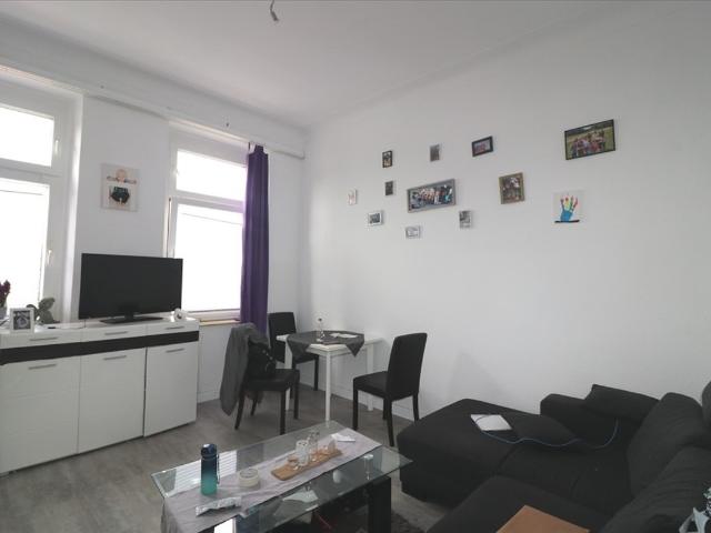 Charmante Altbauwohnung mit Flair – Ihr neues Zuhause in einem gepflegten Mehrfamilienhaus