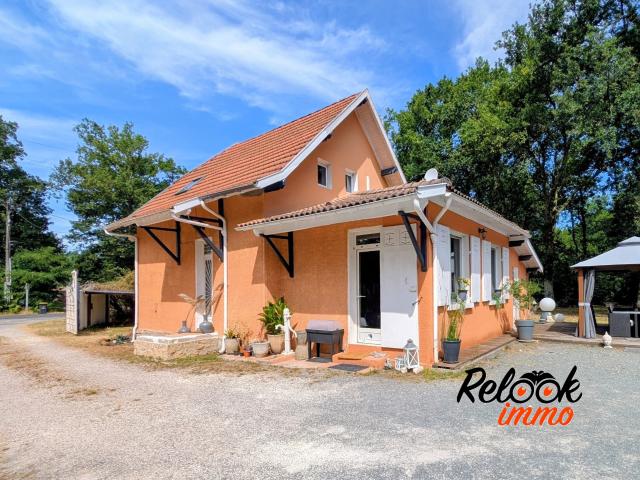 Charmante arcachonnaise rénovée 111 m2 sur 1 515 m2 de terrain à Biganos