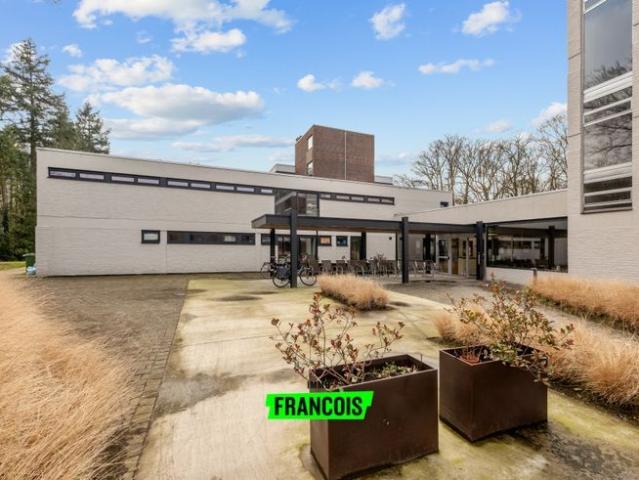 Charmante assistentiewoning te koop in het groene hart van …