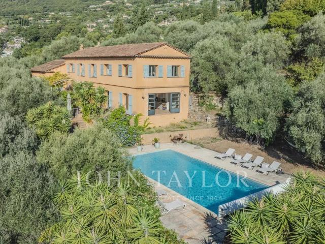 Charmante bastide avec vue dégagée et oliveraie 308m² Cabris