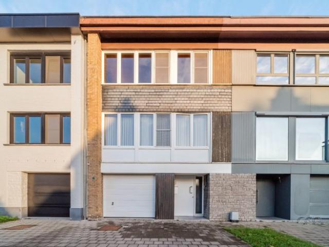 Charmante bel étage woning met 3 slaapkamers in Sint Michie