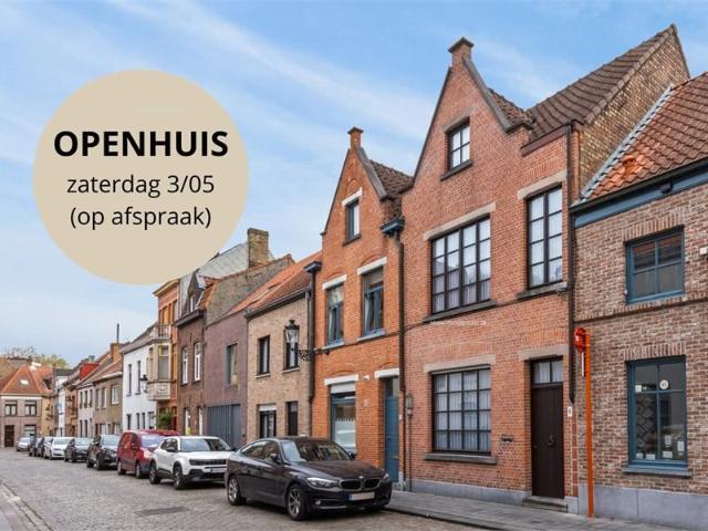 Charmante burgerwoning in hartje Brugge met tuin én zomerhuisje