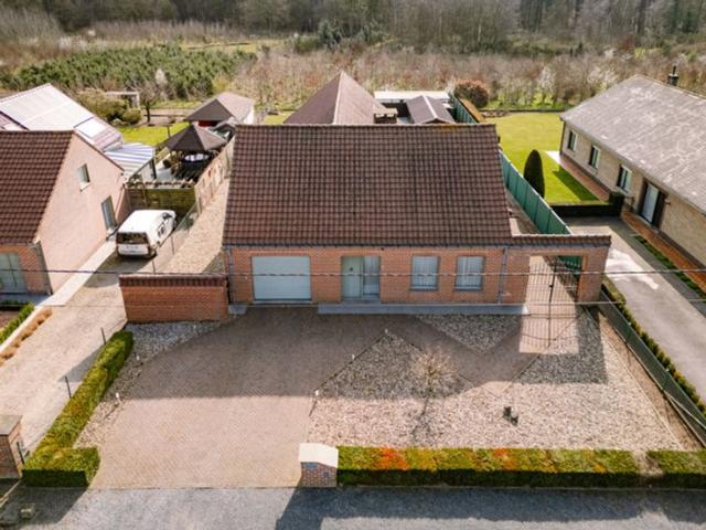 Charmante gezinswoning op 924m² in Wijnendale