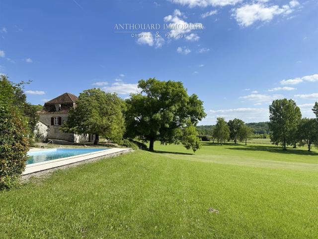 Charmante gentilhommière, piscine 195m² Villeréal